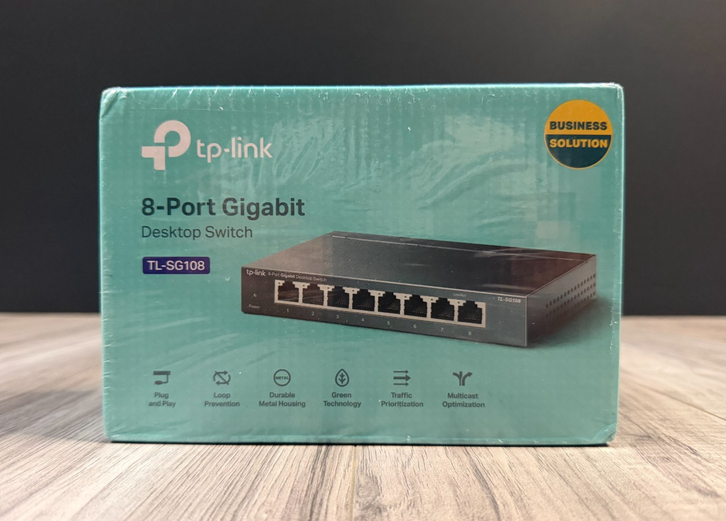 TP-Link TL-SG108 8-Port Gigabit Desktop Switch Unmanaged Metal Housing NEW
