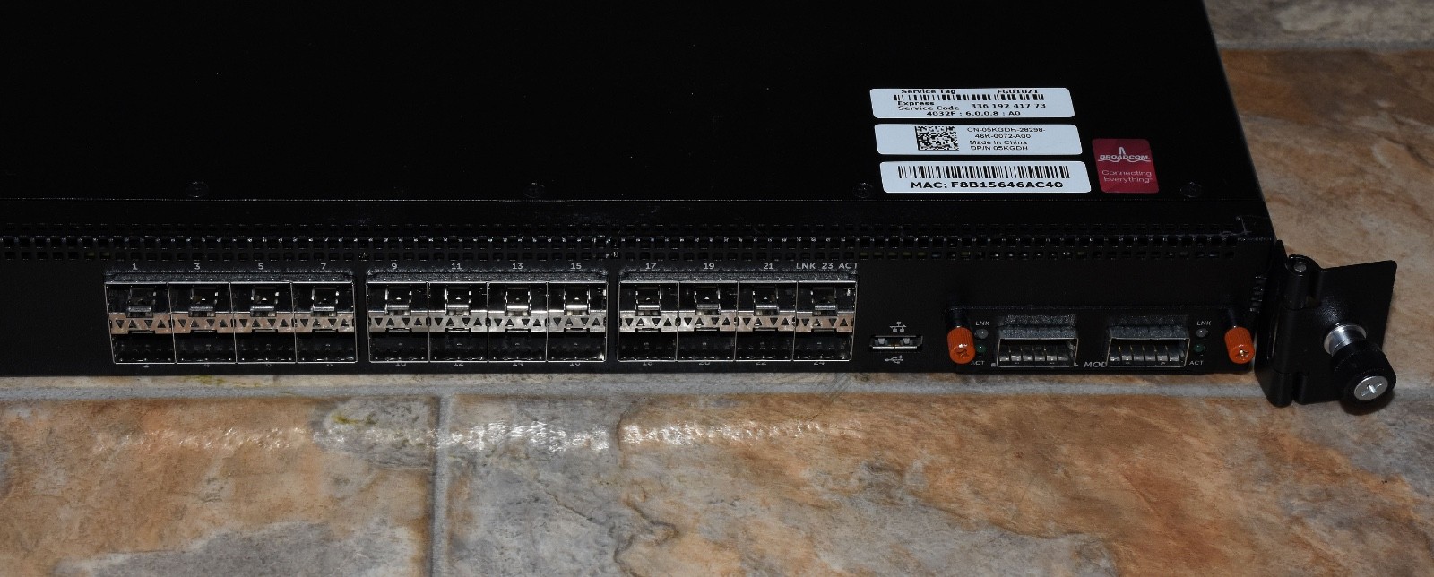 Dell Networking N4000 Series 24-Port 10GbE SFP Switch (N4032F) w/ 2x QSFP 40G