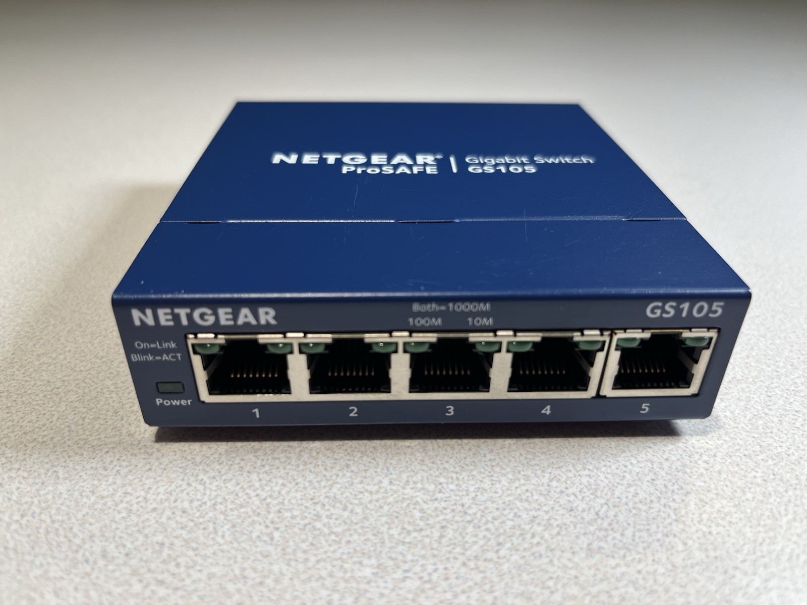 Netgear ProSAFE 5 Port Gigabit Switch Model GS105v5 with Power Adapter