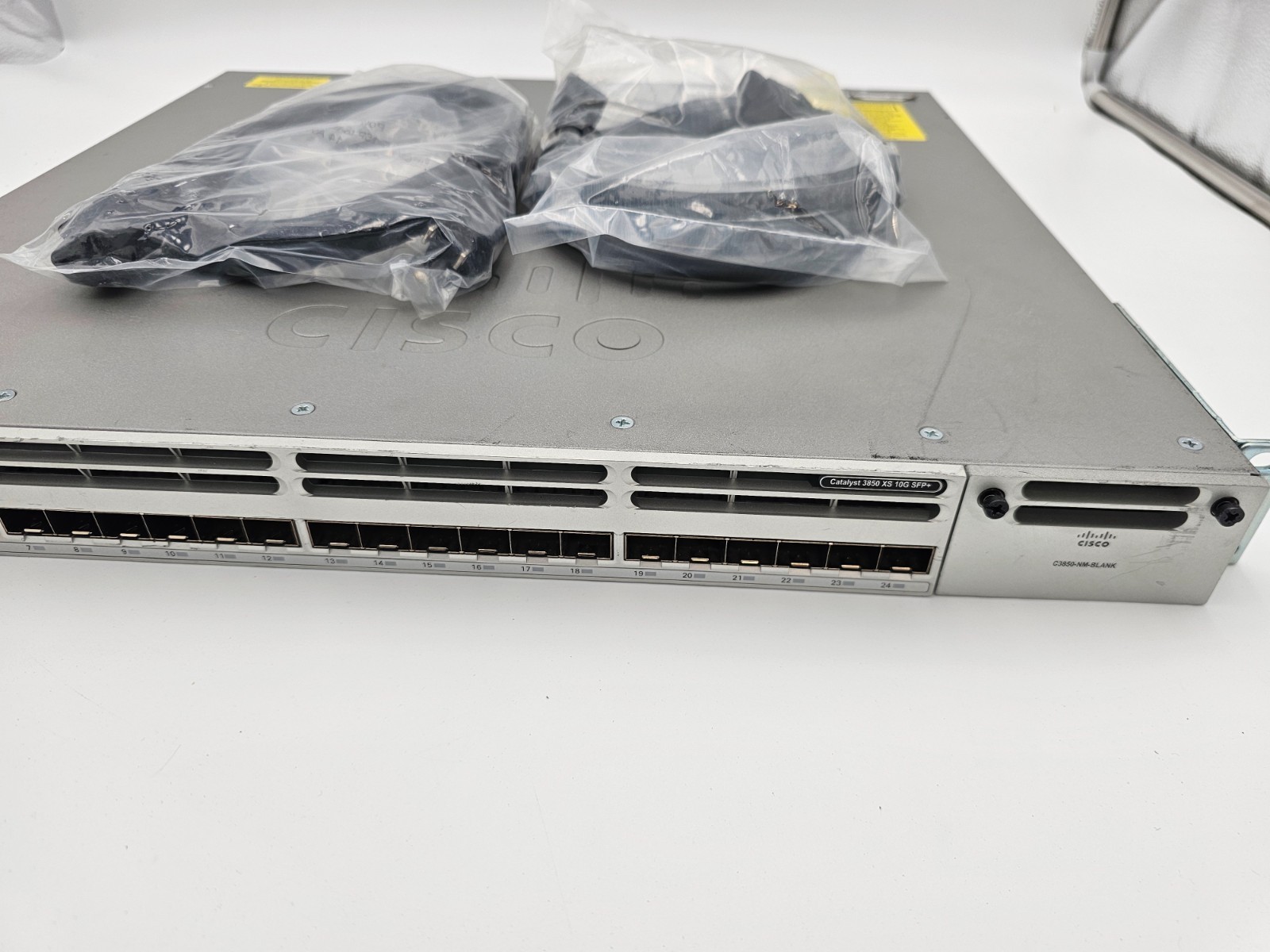 Cisco WS-C3850-24XS-E 24 SFP+ 1/10Gb Ports IPServices Switch with Dual AC RMK