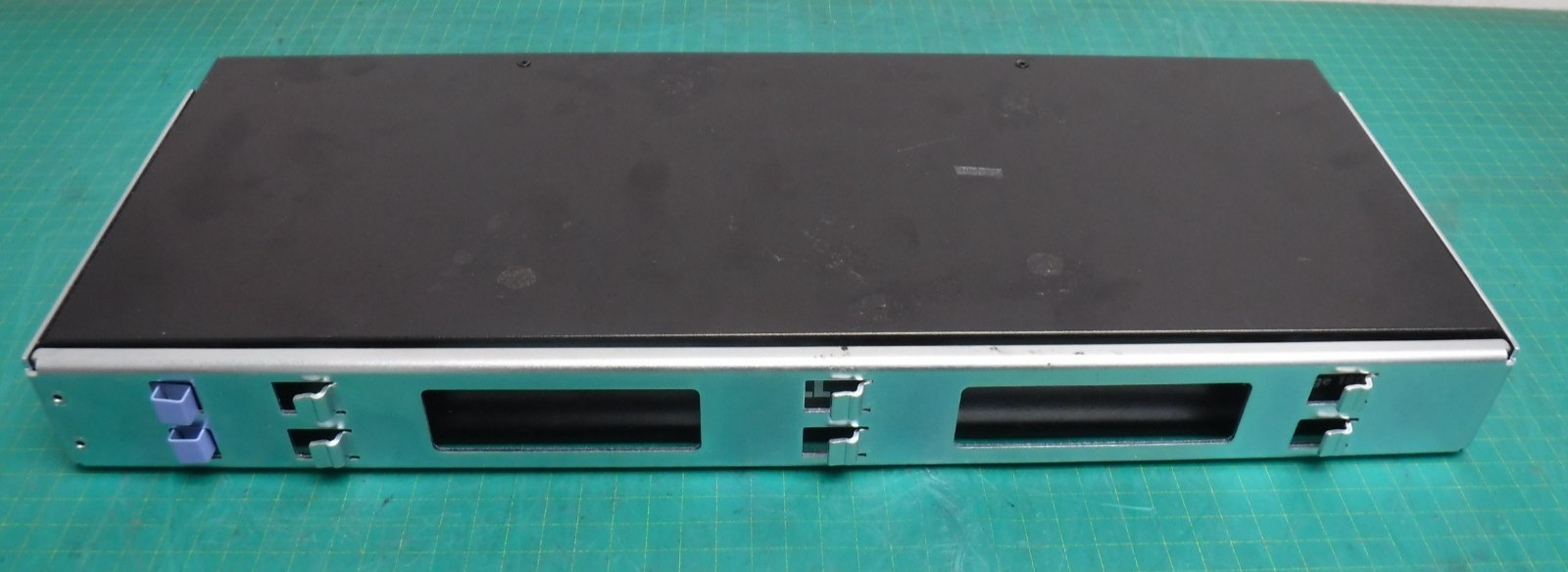 Dell PowerEdge 180AS 8‑Port KVM Switch – 520‑376‑513