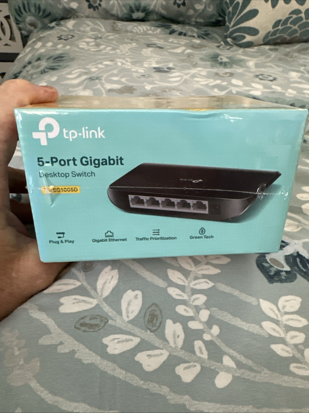 TP-LINK TL-SG1005D 5-Port Gigabit Ethernet Plug & Play Desktop Switch Black