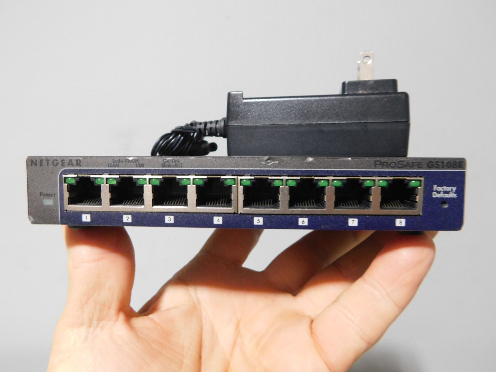 Netgear ProSAFE Plus GS108E GS108Ev2 8-Port Gigabit Ethernet Compact Switch