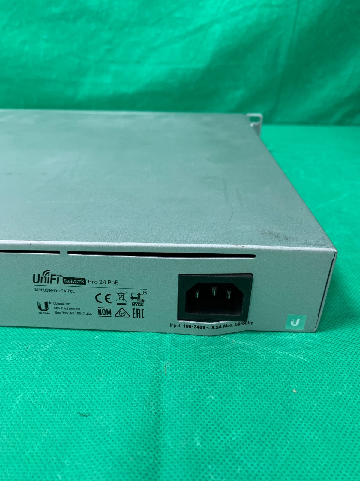 Ubiquiti UniFi Pro 24-Port Gigabit PoE Switch (USW-Pro-24-PoE) *PLEASE READ*