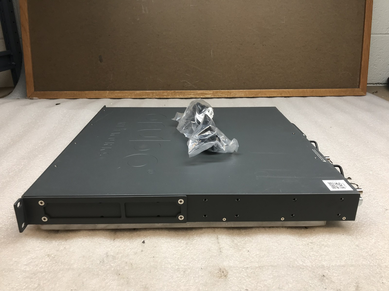 HP Aruba 7220 Network Mobility Management Controller w/ Power and 1xSFP-10G-SR