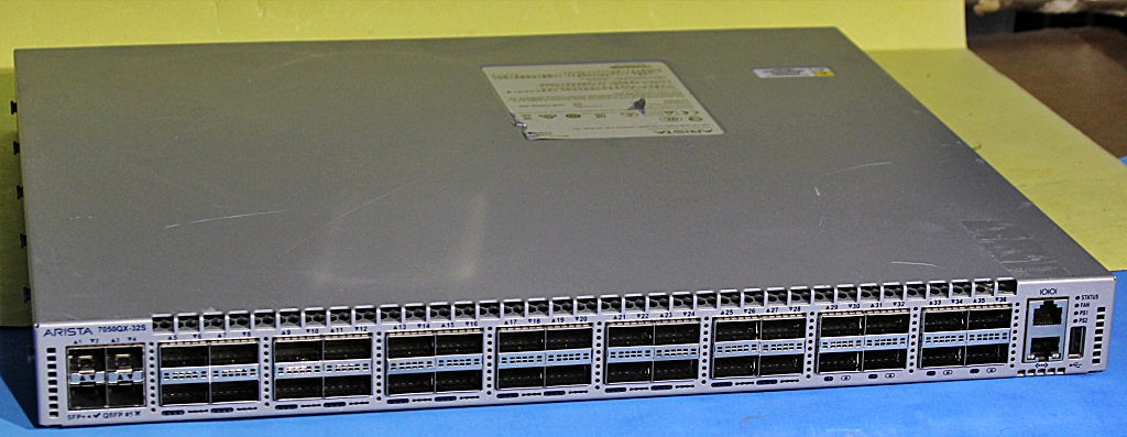 DCS-7050QX-32S-R Arista 32x 40GB QSFP+ 4x 10GB SFP+ Back-to-Front Airflow Switch