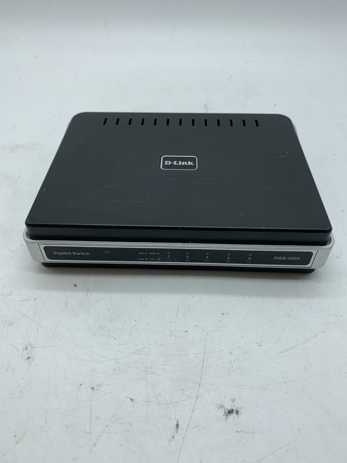 D-Link DGS-2205 5-Port Gigabit Ethernet Switch No Power Cable w/ FREE SHIPPING