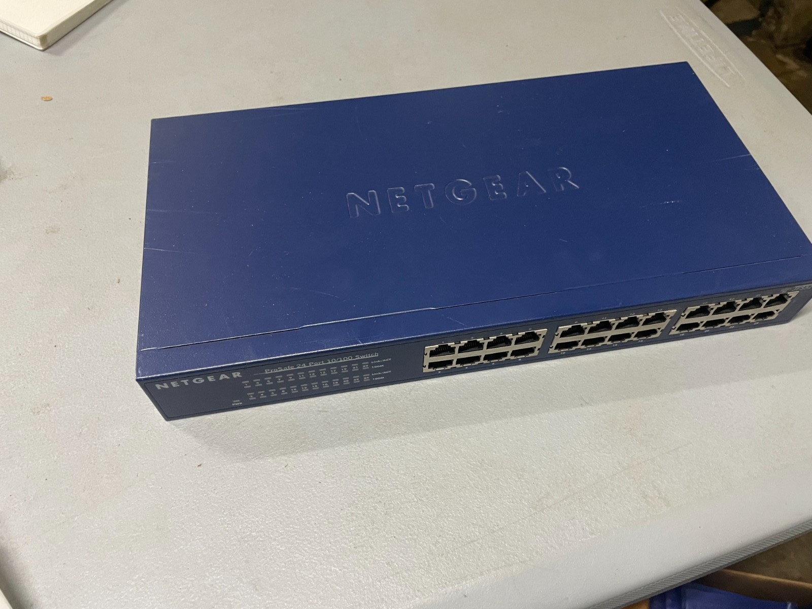 Netgear ProSafe JFS524 24-Port Fast Ethernet 10/100Mbps Network Switch