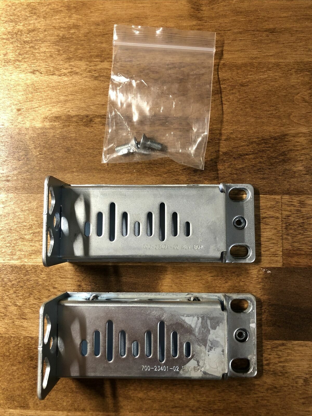 ORIGINAL Cisco WS-C3560-12PC-S Ears Rack Mount Bracket Kit RCKMNT-19-CMPCT