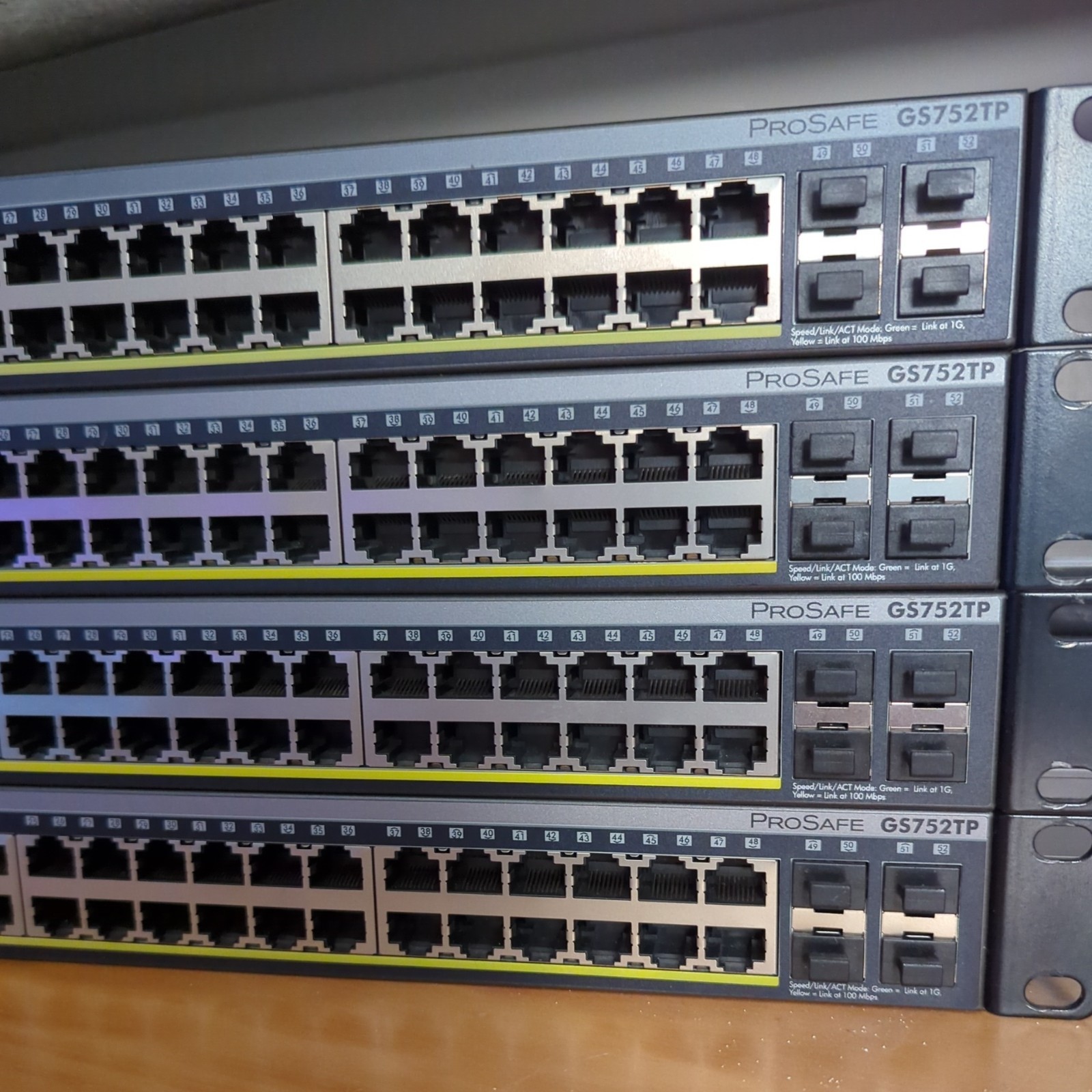 NETGEAR Prosafe GS752TP 48-Port Gigabit PoE+ Managed Ethernet Switch
