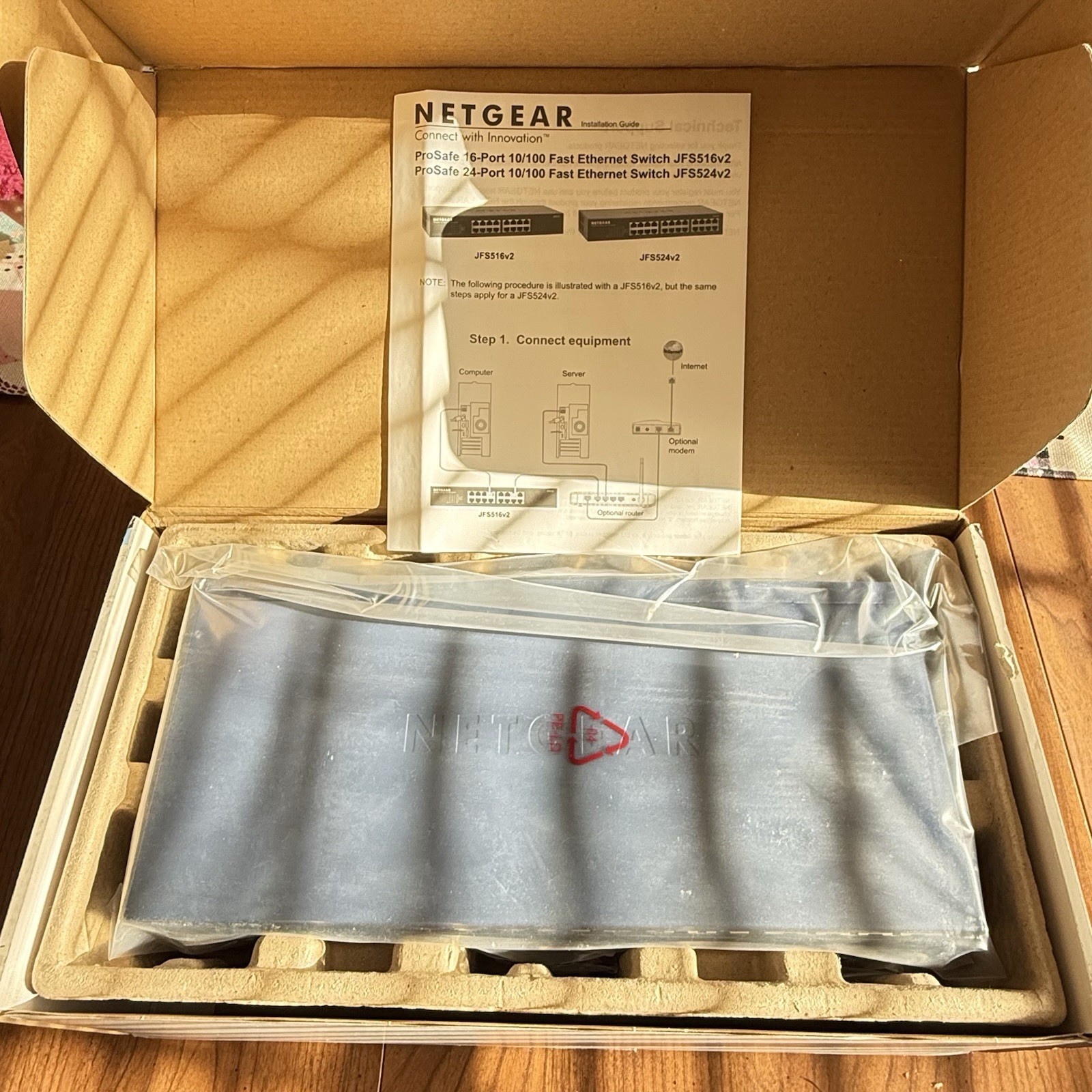 NETGEAR ProSafe 24-port Gigabit Ethernet Switch New