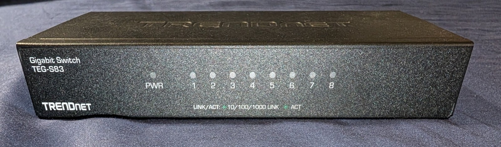 TRENDnet 8-Port Unmanaged Gigabit Desktop Switch Metal 8 x 1Gbps Ports TEG-S83