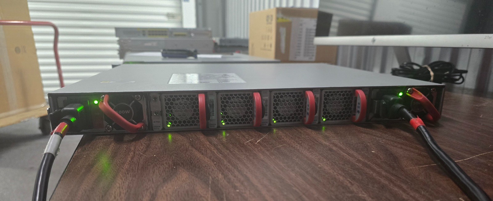 DCS-7050SX-64-F: Arista 48-port 10GbE SFP+ 4-port QSFP+ switch w/dual P/S