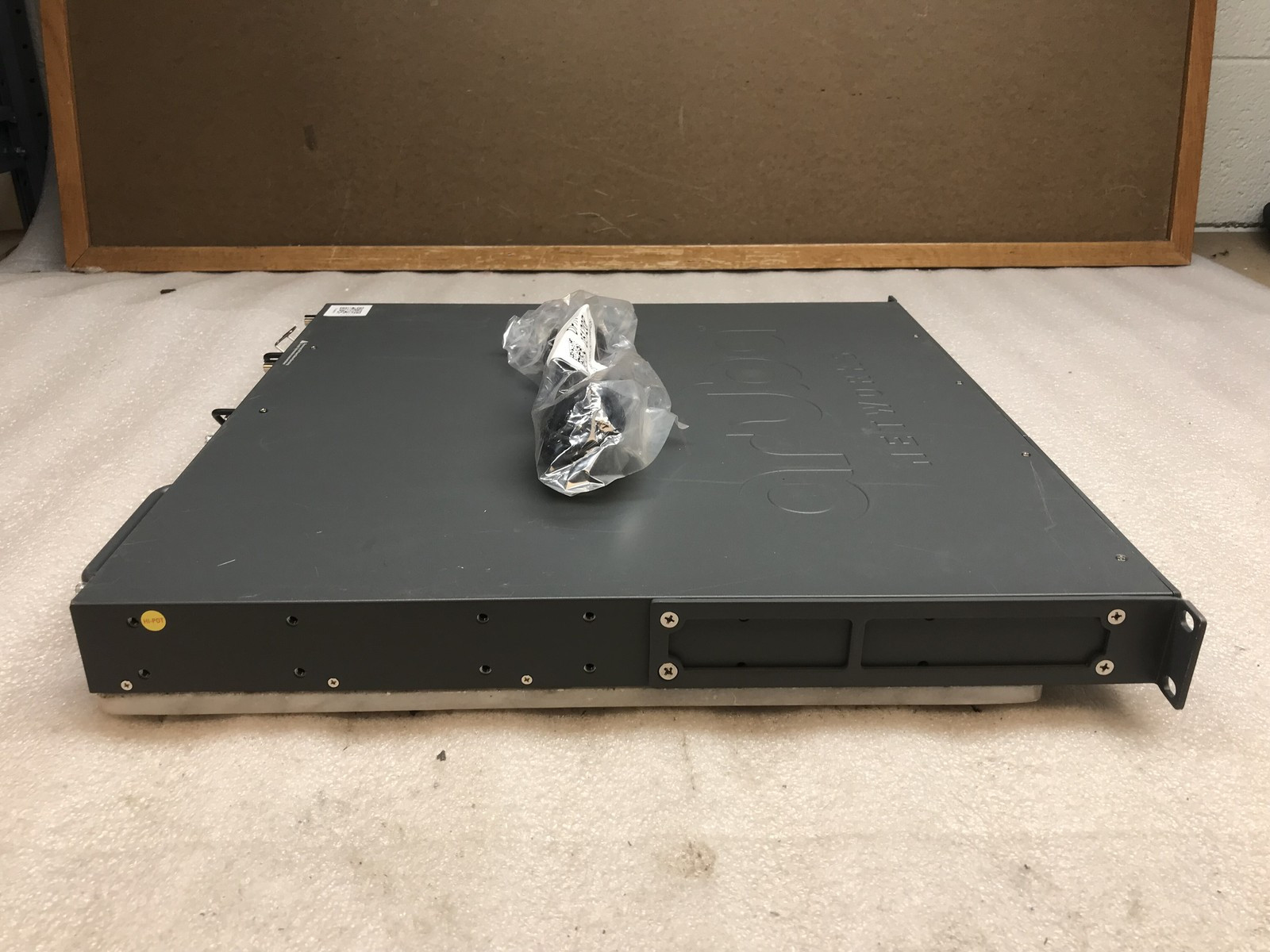HP Aruba 7220 Network Mobility Management Controller w/ Power and 1xSFP-10G-SR