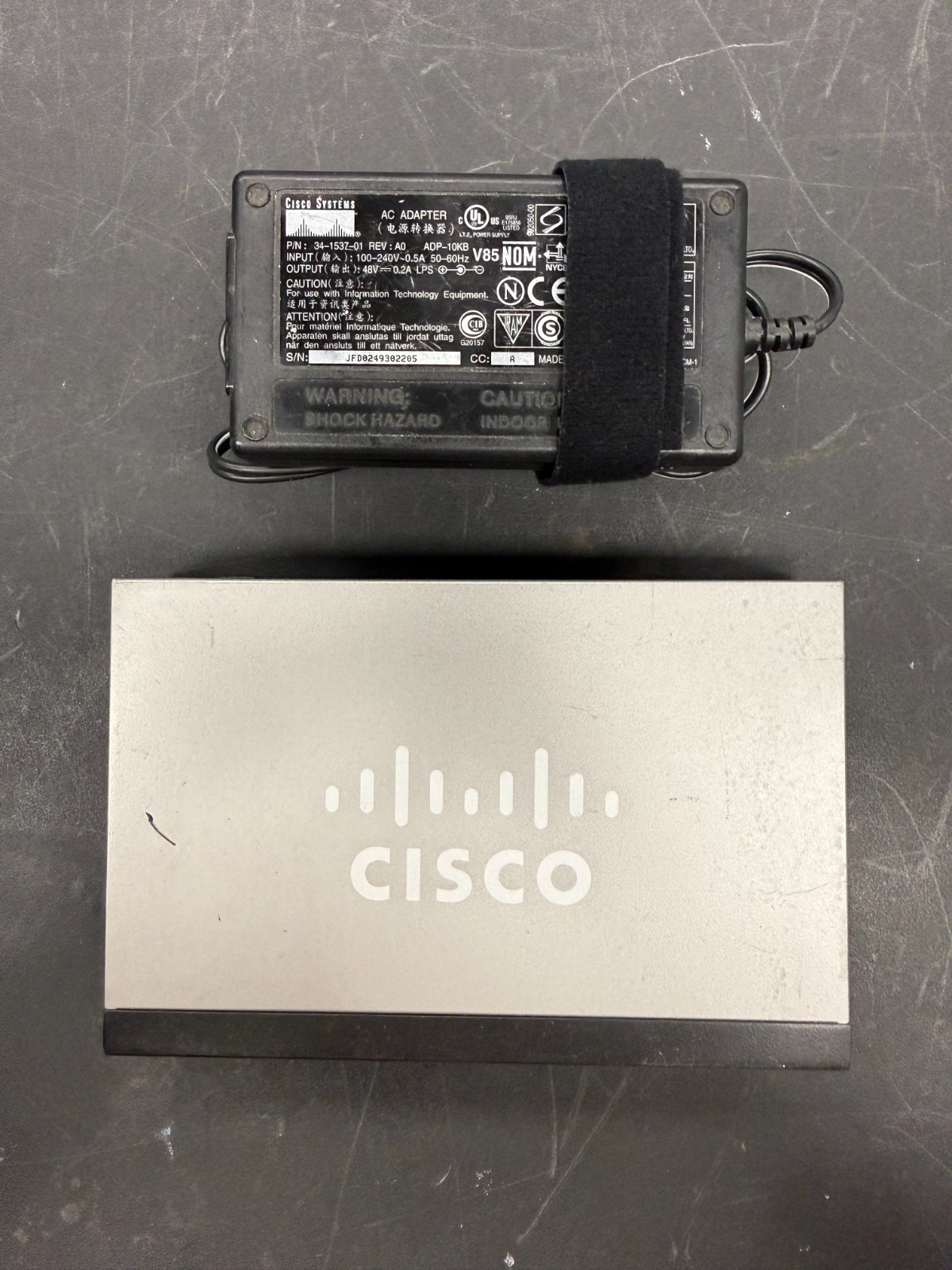 Cisco SG100D-08 V2 8-Port Gigabit Ethernet Switch w/ OEM Power Adapter