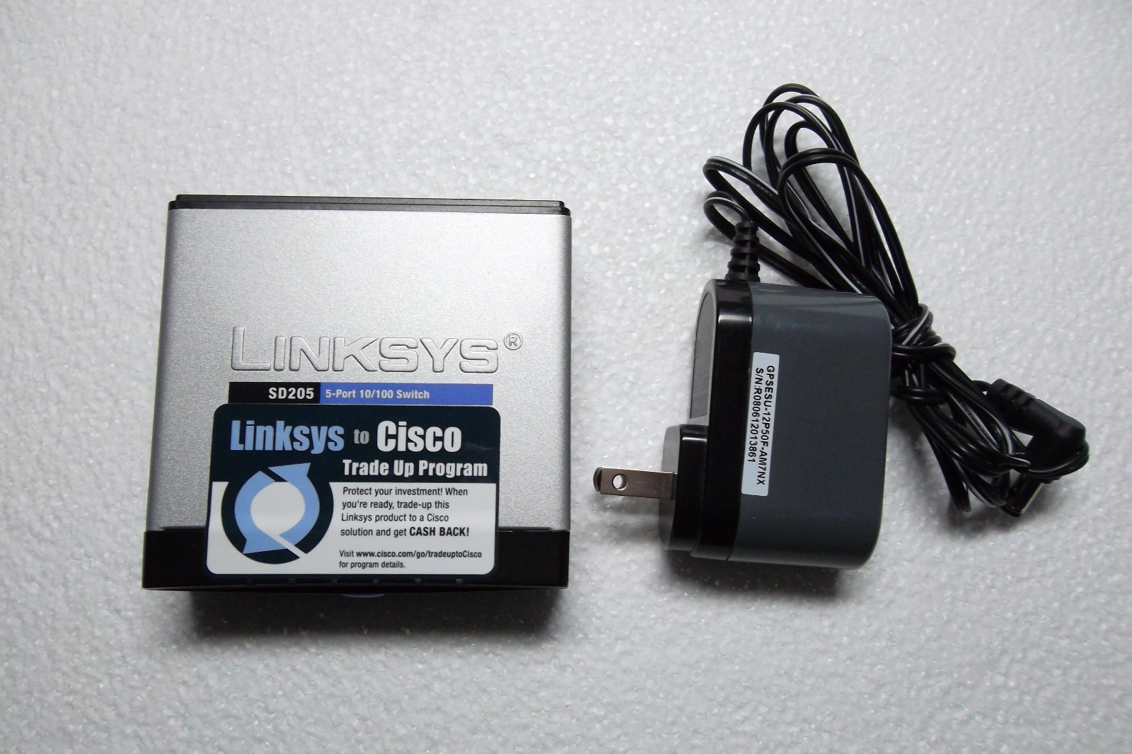 Cisco SD205 v2 5-Port Fast Ethernet Network Switch Full Duplex 10/100 Wired 12V