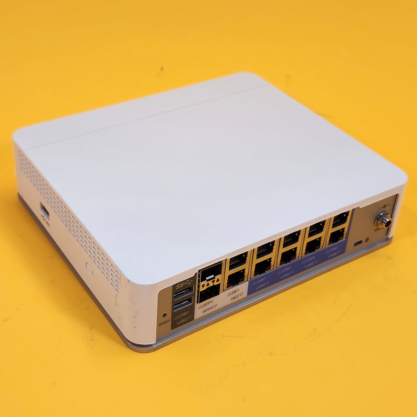 4 Velocloud VMware Edge 5X0 520 520-AC SD-WAN Network Appliances Cloud Gateway