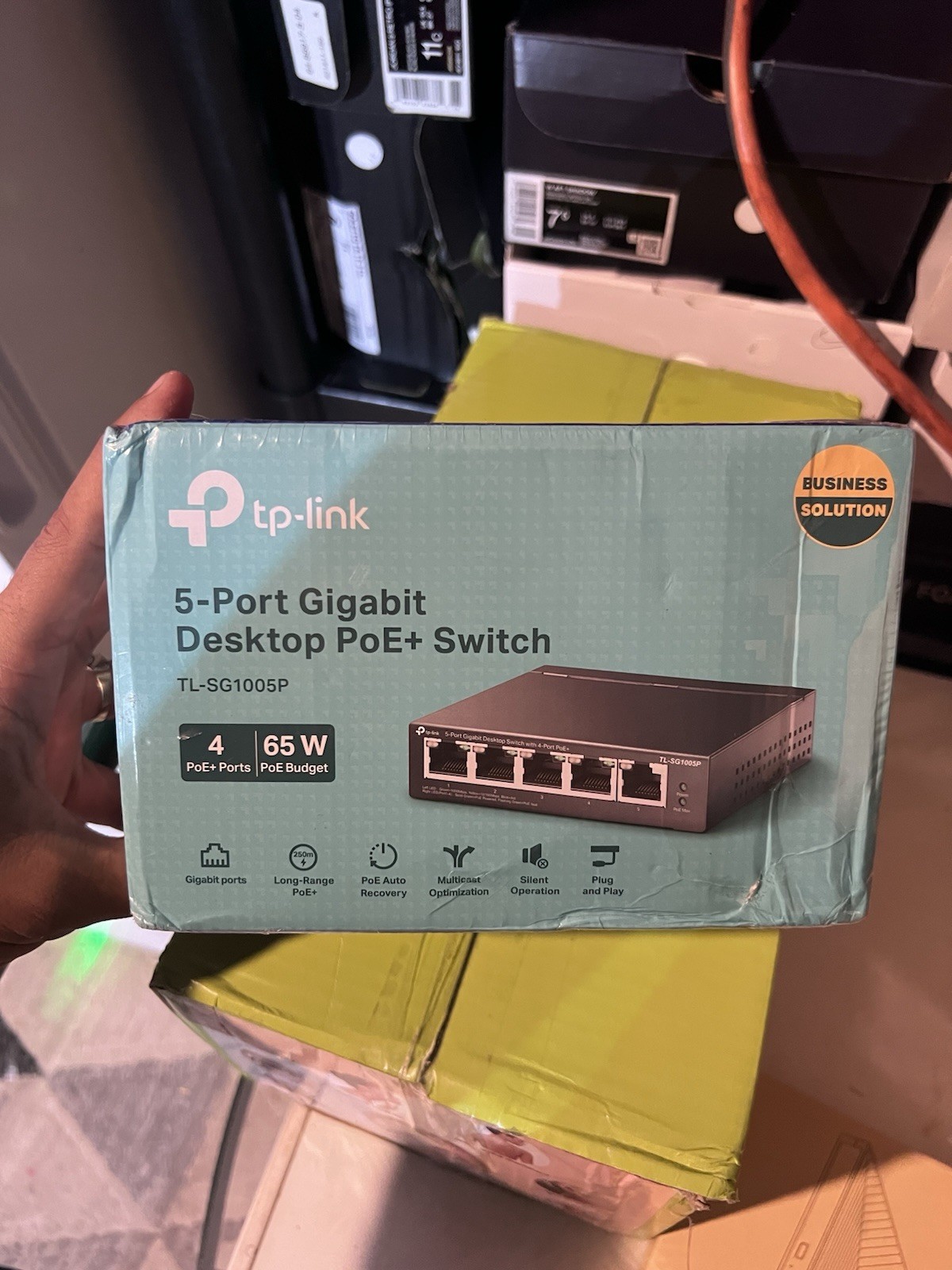 TP-Link 5-Port Gigabit Ethernet Switch 4-Port PoE TL-SG1005P Fast Shipping New