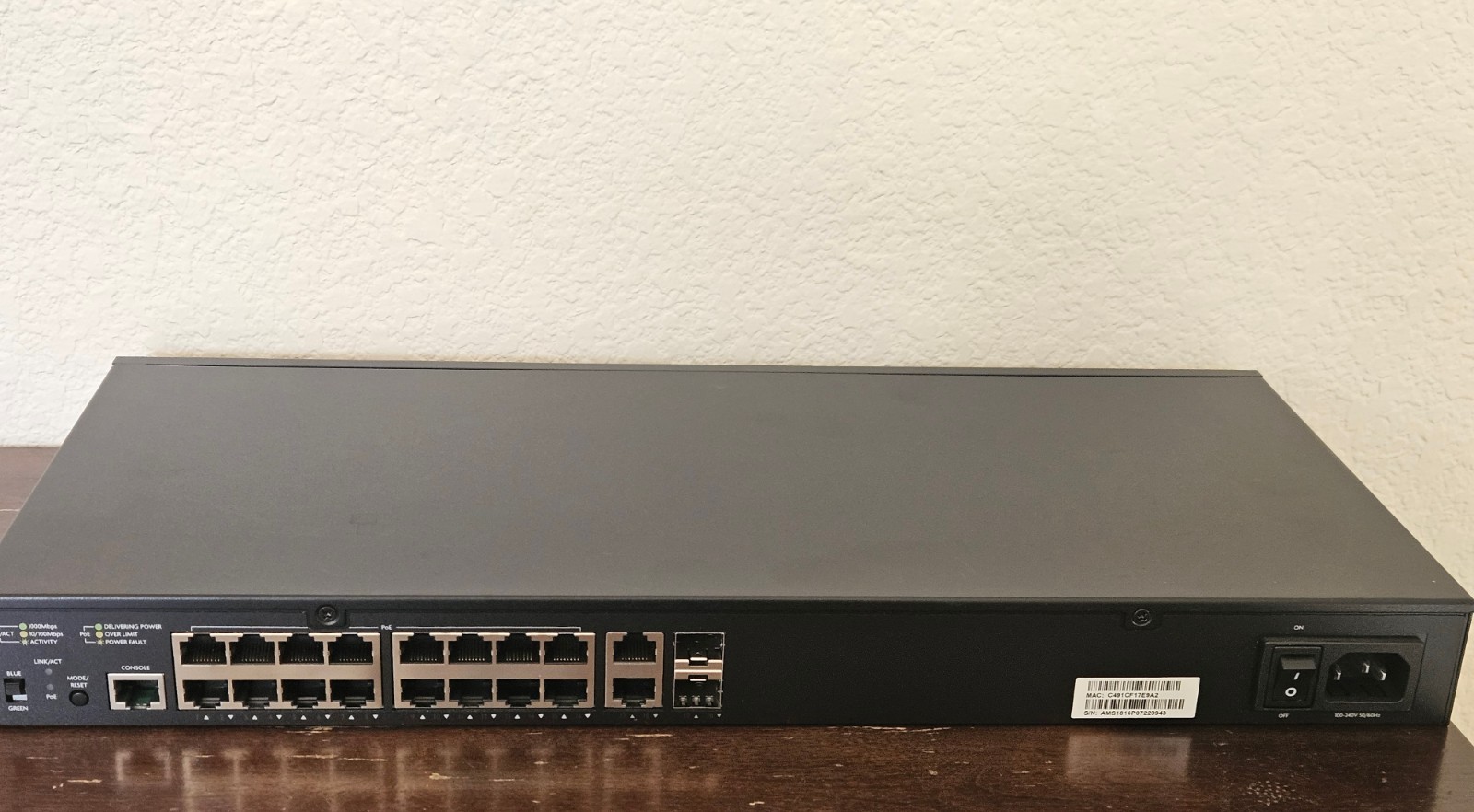 Luxul AMS-1816P AV Series 18-Port 16 Gigabit PoE+ Ports L2/L3 Managed Switch