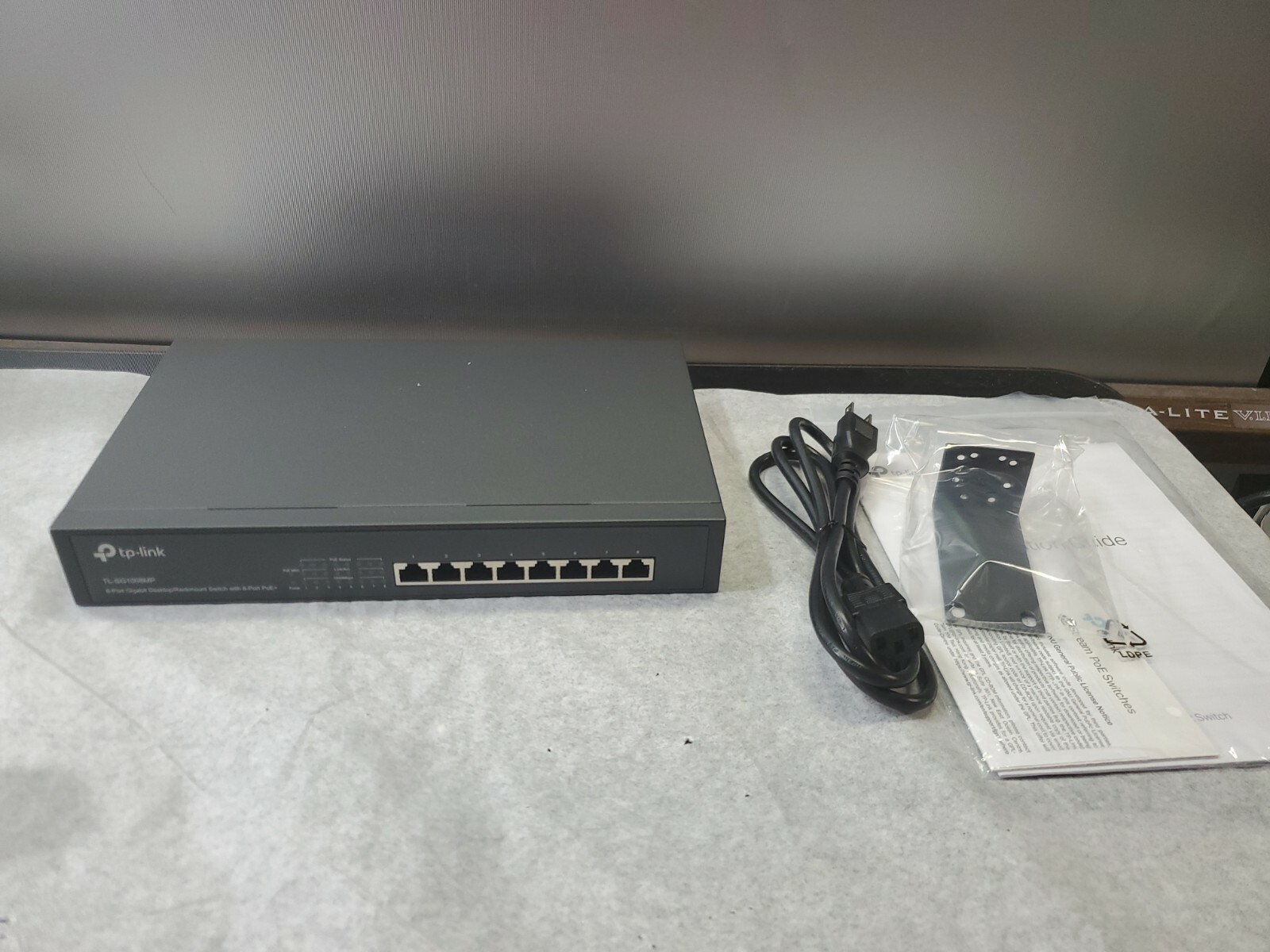 TP-Link Switch TL-SG1008MP 8 Port Gigabit PoE+Switch 124W PoE power FAST SHIP
