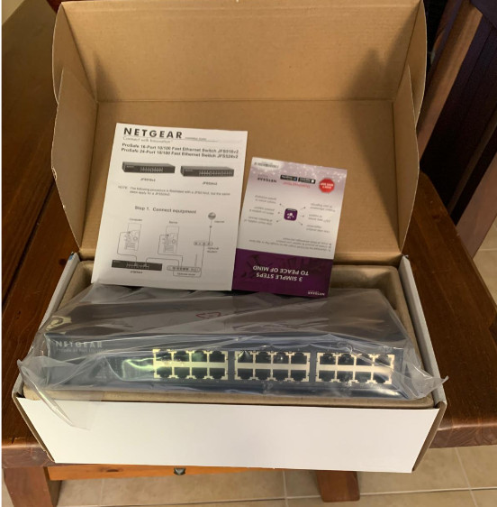 Netgear JFS524 ProSafe 24-Port 10/100 Mbps Fast Ethernet Switch NIB