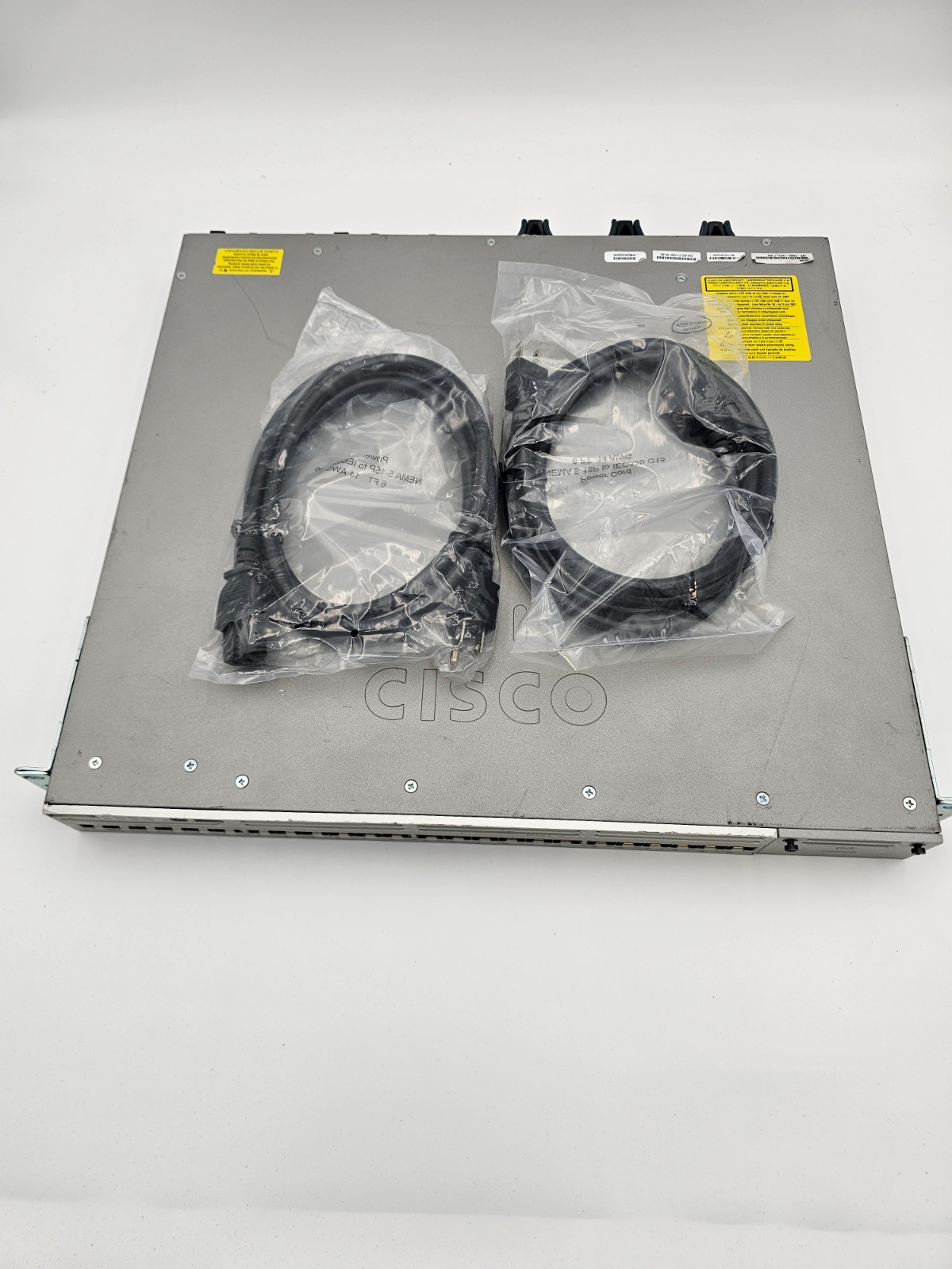 Cisco WS-C3850-24XS-E 24 SFP+ 1/10Gb Ports IPServices Switch with Dual AC RMK