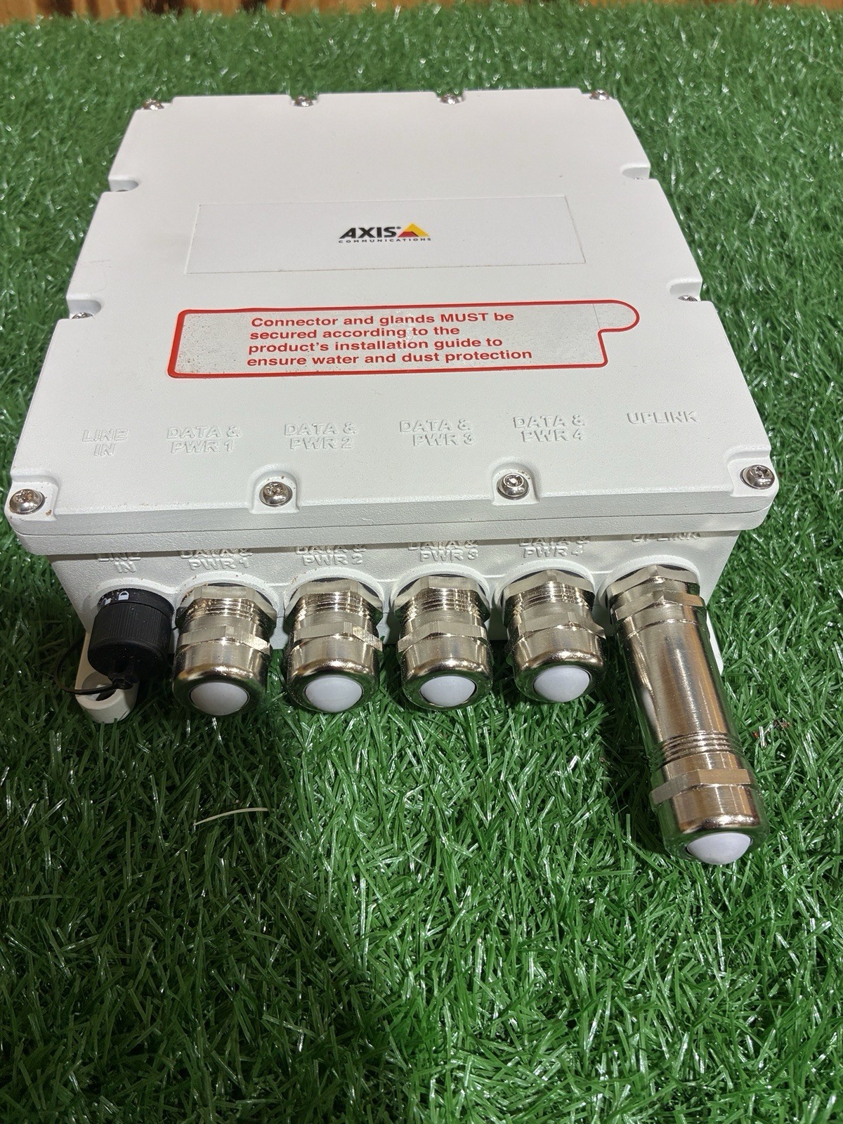 AXIS T8504-E Outdoor PoE Switch single unit
