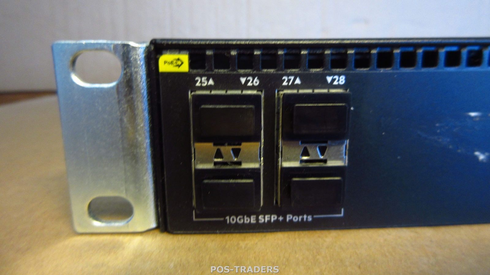 ARUBA JL356A 2540 24G PoE+ 4SFP+ 24 ports Gigabit Managed Switch + RACK EARS