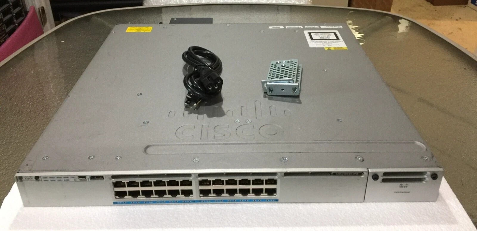 CISCO WS-C3850-24XU-E 24-Port 10Gig UPOE Switch ipservices 3850-24XU-E MultiGig