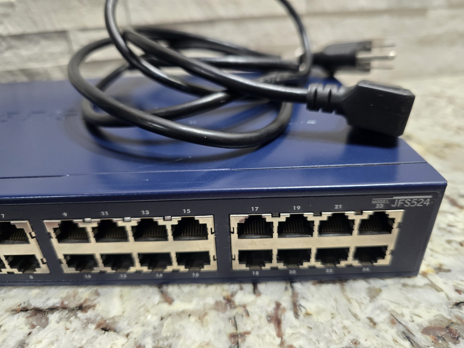 NetGear ProSafe JFS524 Ethernet 24-port Switch With Power Cord