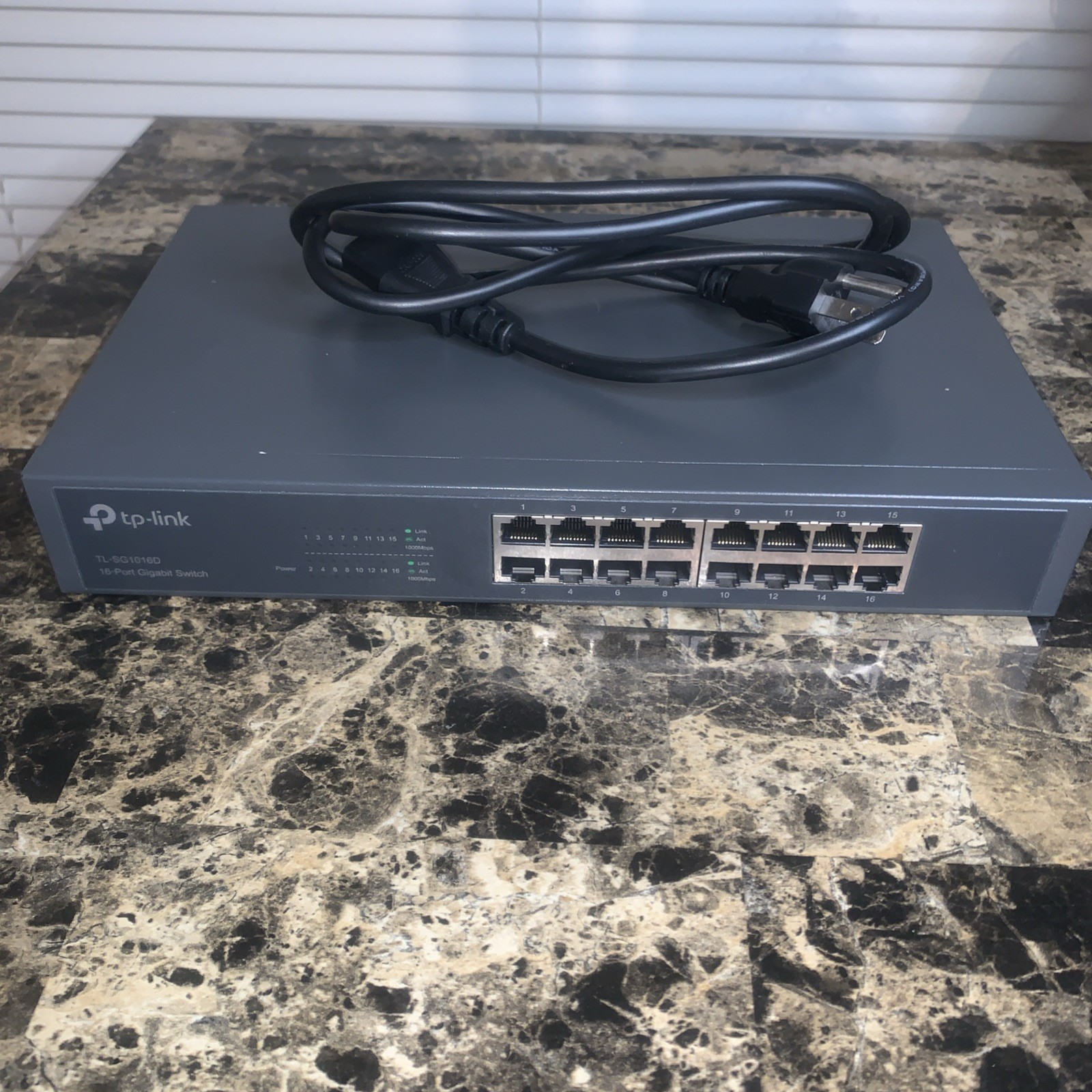 TP-Link TL-SG1016DE 16-Port Gigabit Easy Smart Ethernet Switch