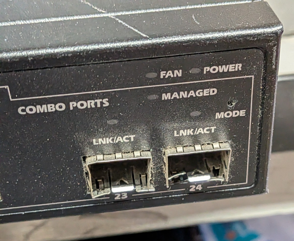 Dell PowerConnect 2824 24x Port Gigabit Ethernet Switch *No Power Cord*