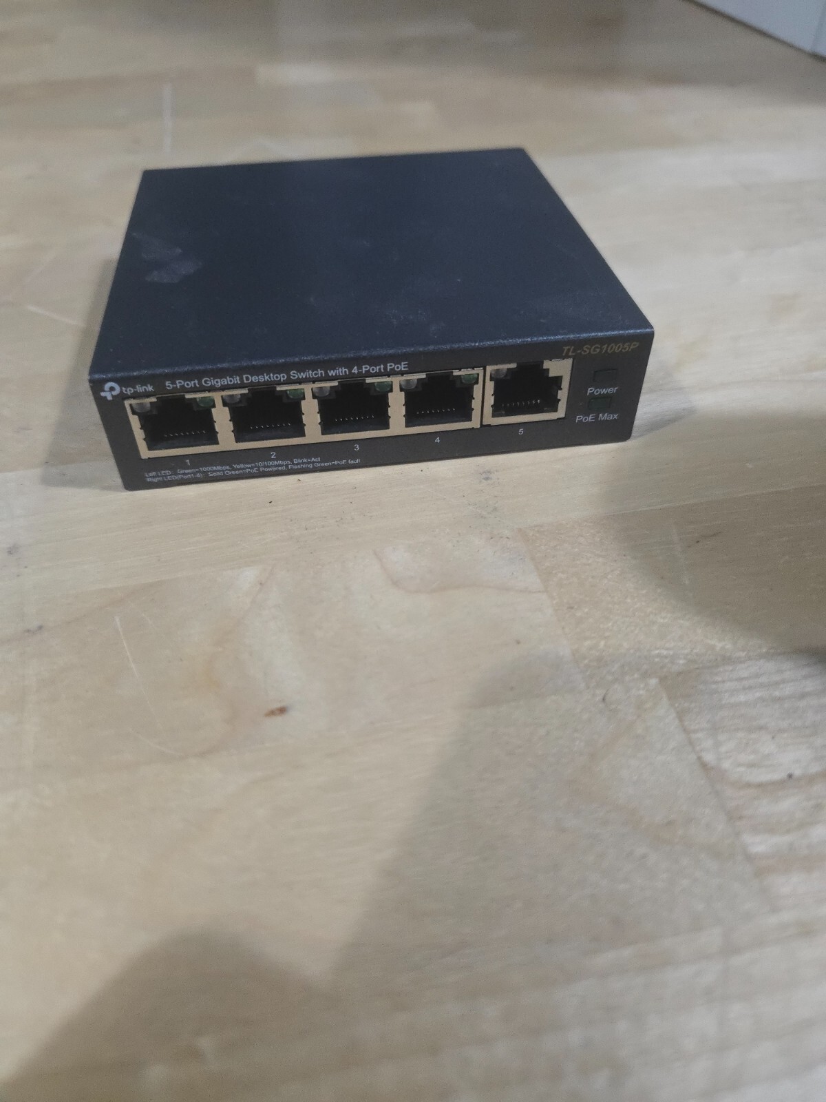 TP-LINK TL-SG1005P 5-Port Desktop Switch
