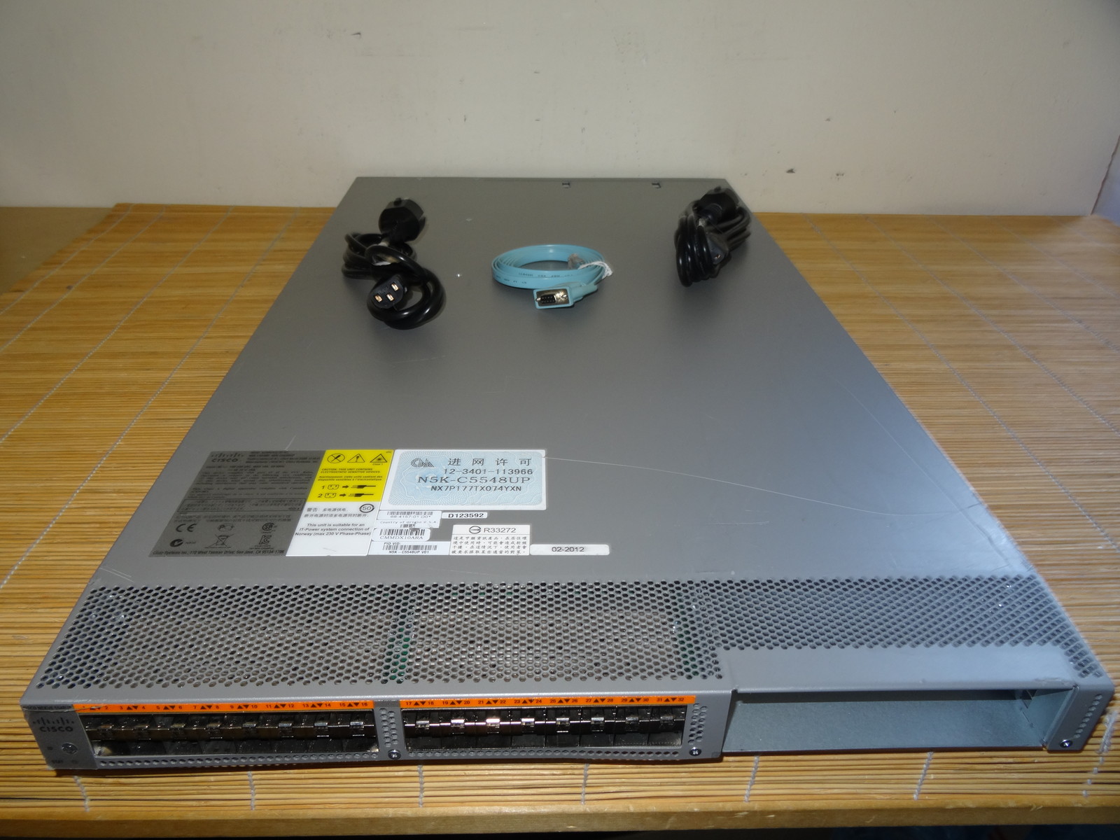 Cisco Nexus N5K-C5548UP-FA with N55-DL2 32 fixed unified ports 1 expansion slot