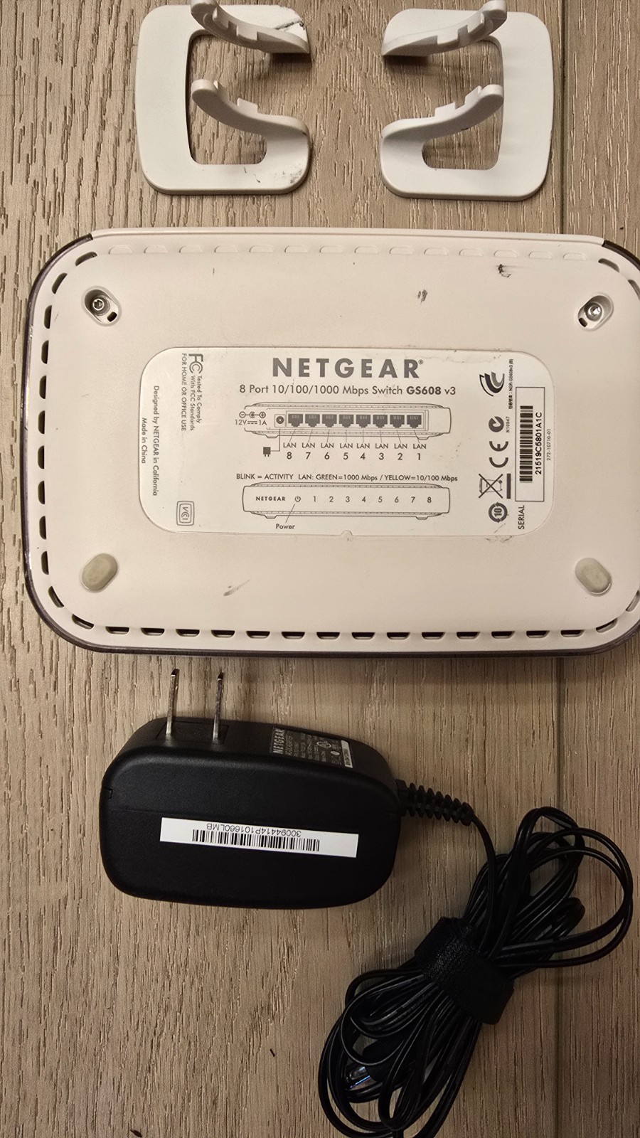 Netgear 8 port Gigabit Ethernet Switch GS608 v3 with stand – TESTED AND WORKS