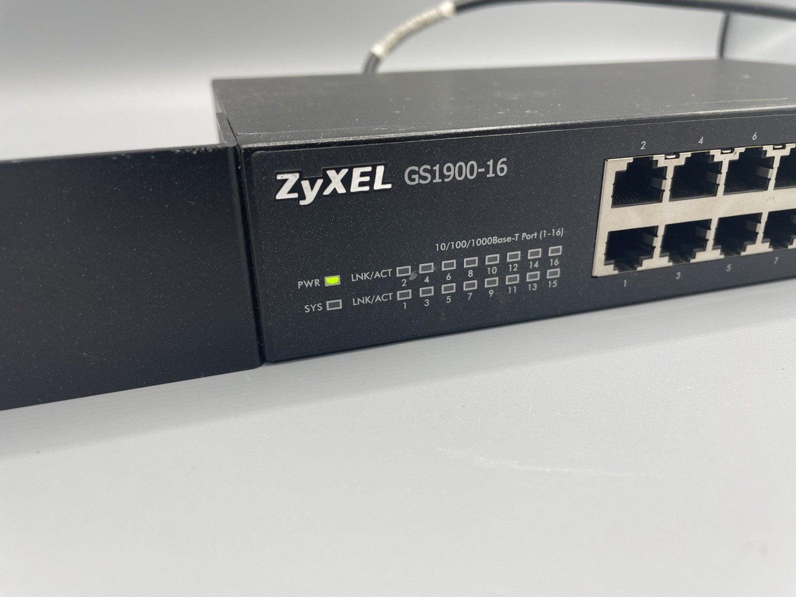 ZYXEL 16-port GbE Smart Managed Switch GS1900-16