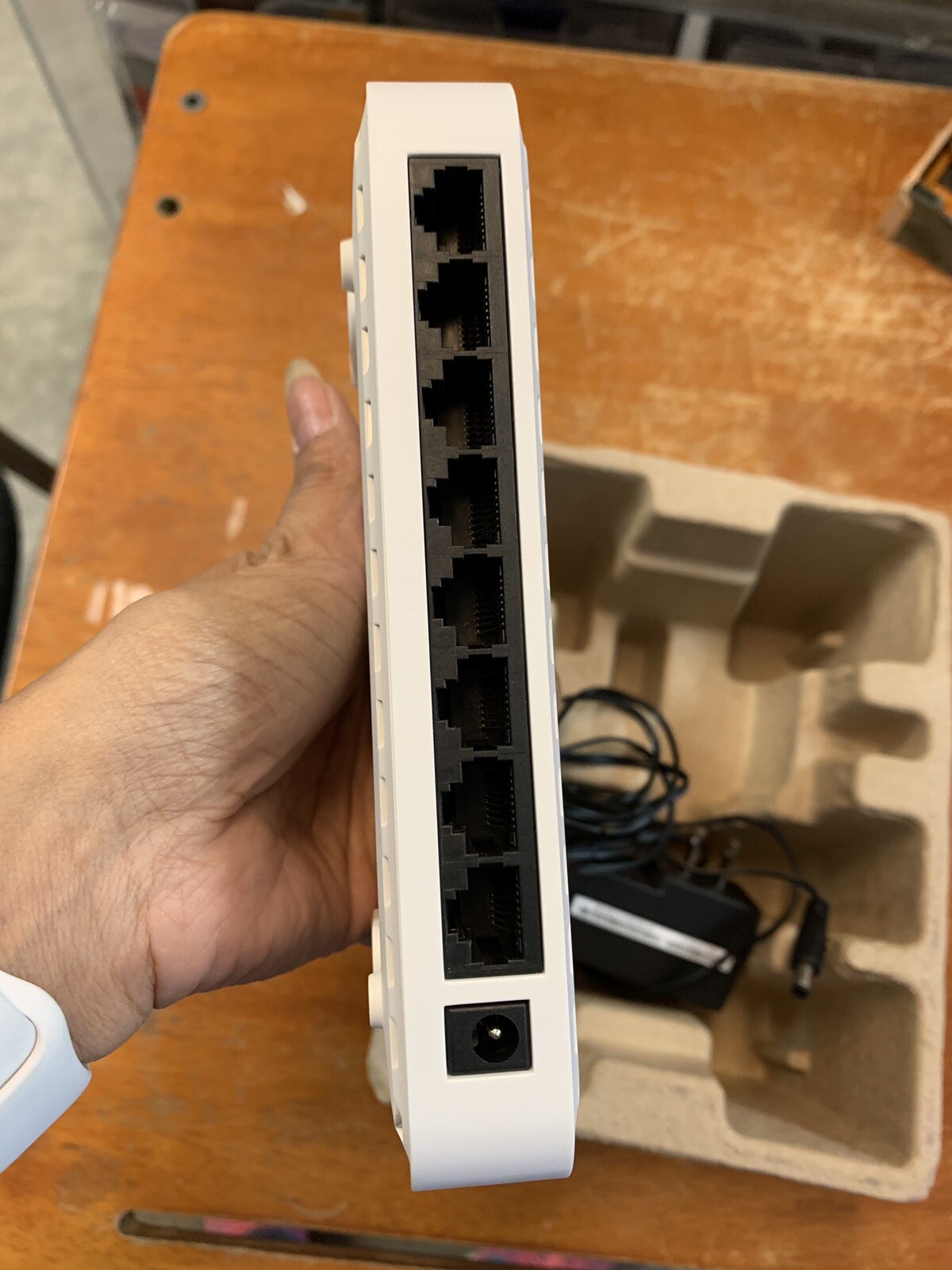 NETGEAR GS608 8-Port Gigabit Desktop Switch – switch – 8 ports