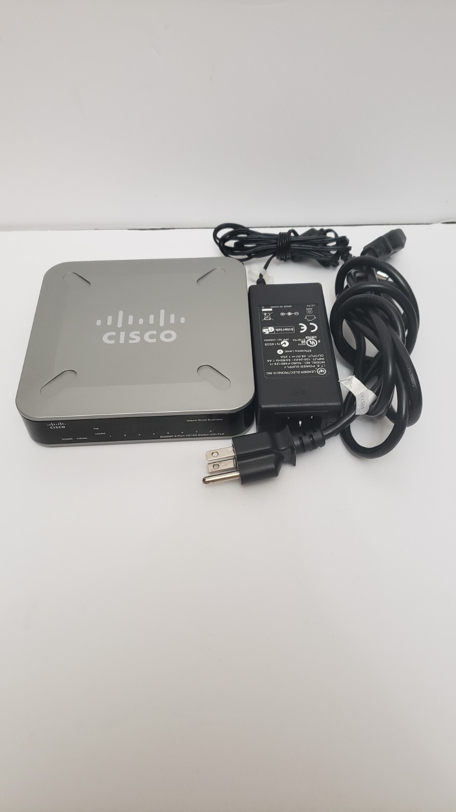 CISCO 8 Port 10/100 Switch PoE QoS with AC Adapter