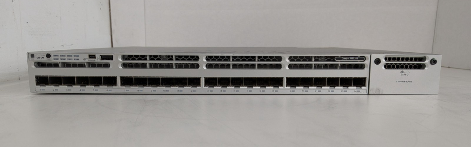 CISCO WS-C3850-24S-S switch