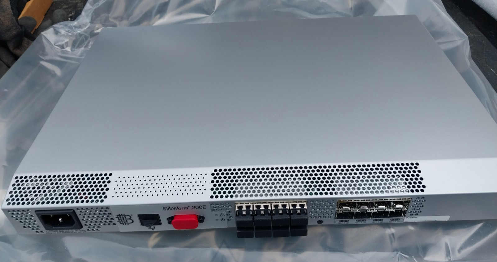 Dell SilkWorm 200E 16-Port 4 Gigabit Ethernet Fibre Channel Switch 0FJ787 FJ787