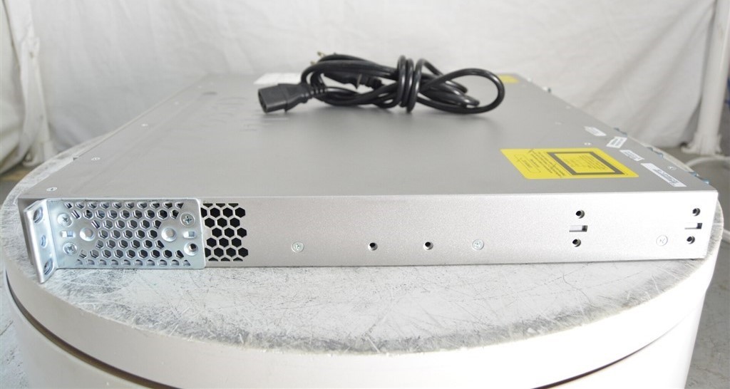 CISCO Catalyst 3850 48 WS-C3850-48T-L V06 Ethernet Switch 48-Port SEE NOTES
