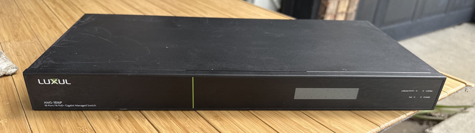 Luxul AMS-1816P AV Series 18-Port 16 Gigabit PoE+ Ports L2/L3 Managed Switch