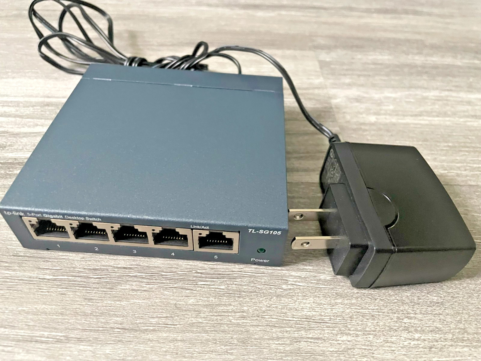 TP-LINK Technologies TP-Link (TL-SG105) 5-Ports External Switch