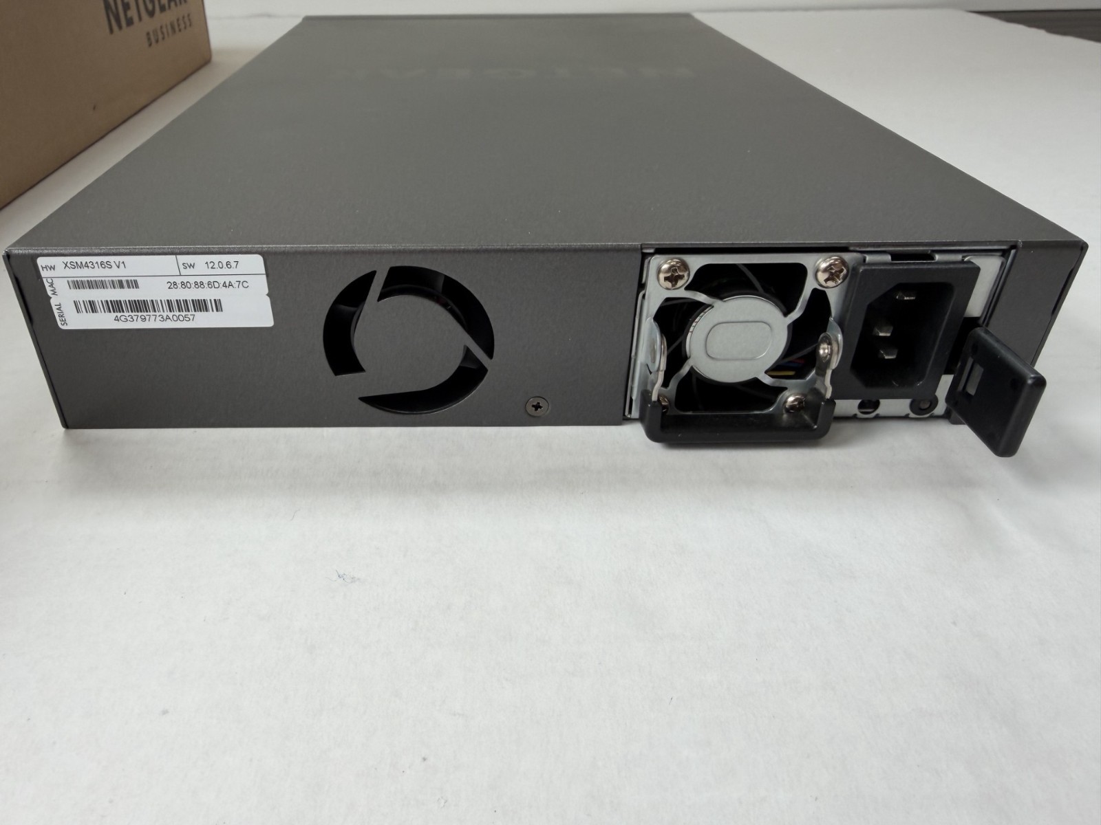 NETGEAR 10GbE 16 Port Managed Ethernet Switch M4300-8X8F XSM4316S100NES