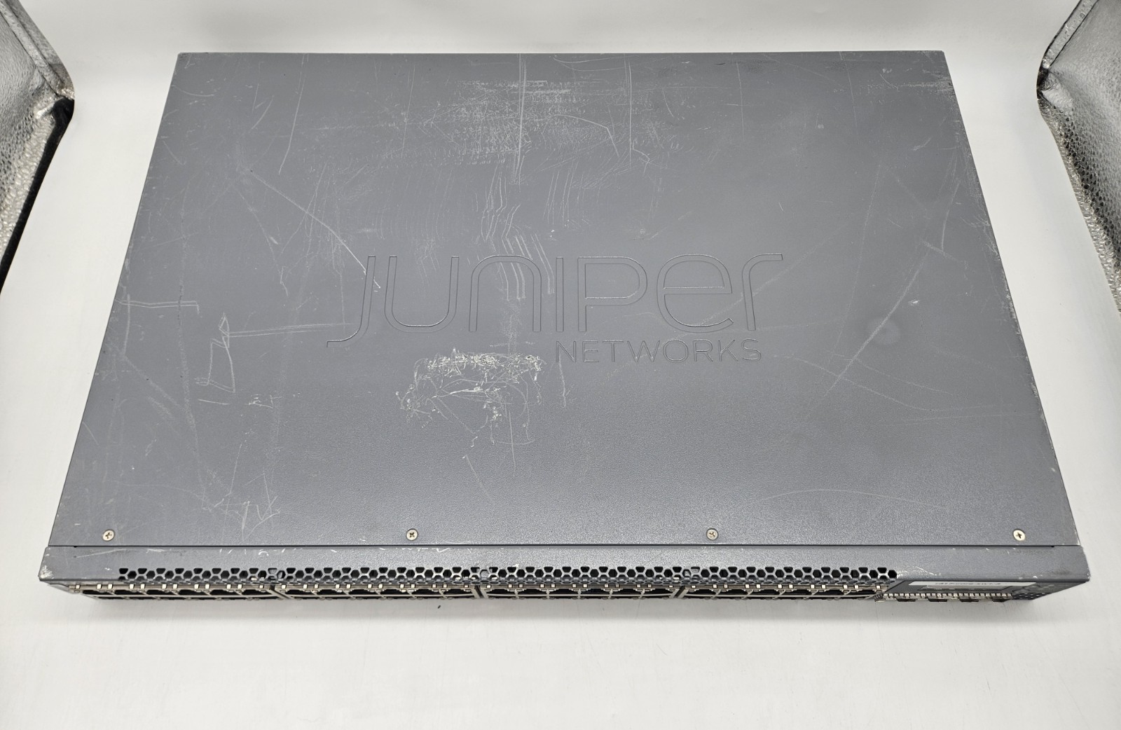 Juniper 48-Port GbE PoE+ & 4-Port 10GB SFP+ Network Switch EX3300-48P
