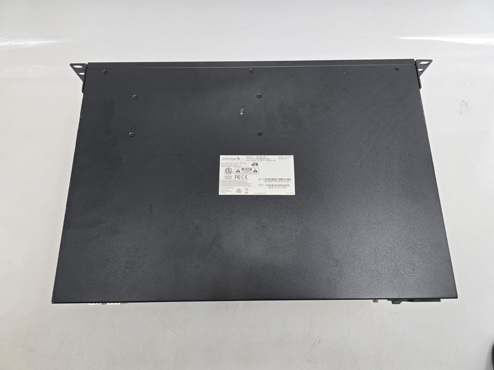 Pre Owned | Pakedge SX-24P16 Device & Software 24-Port Network Switch – Black
