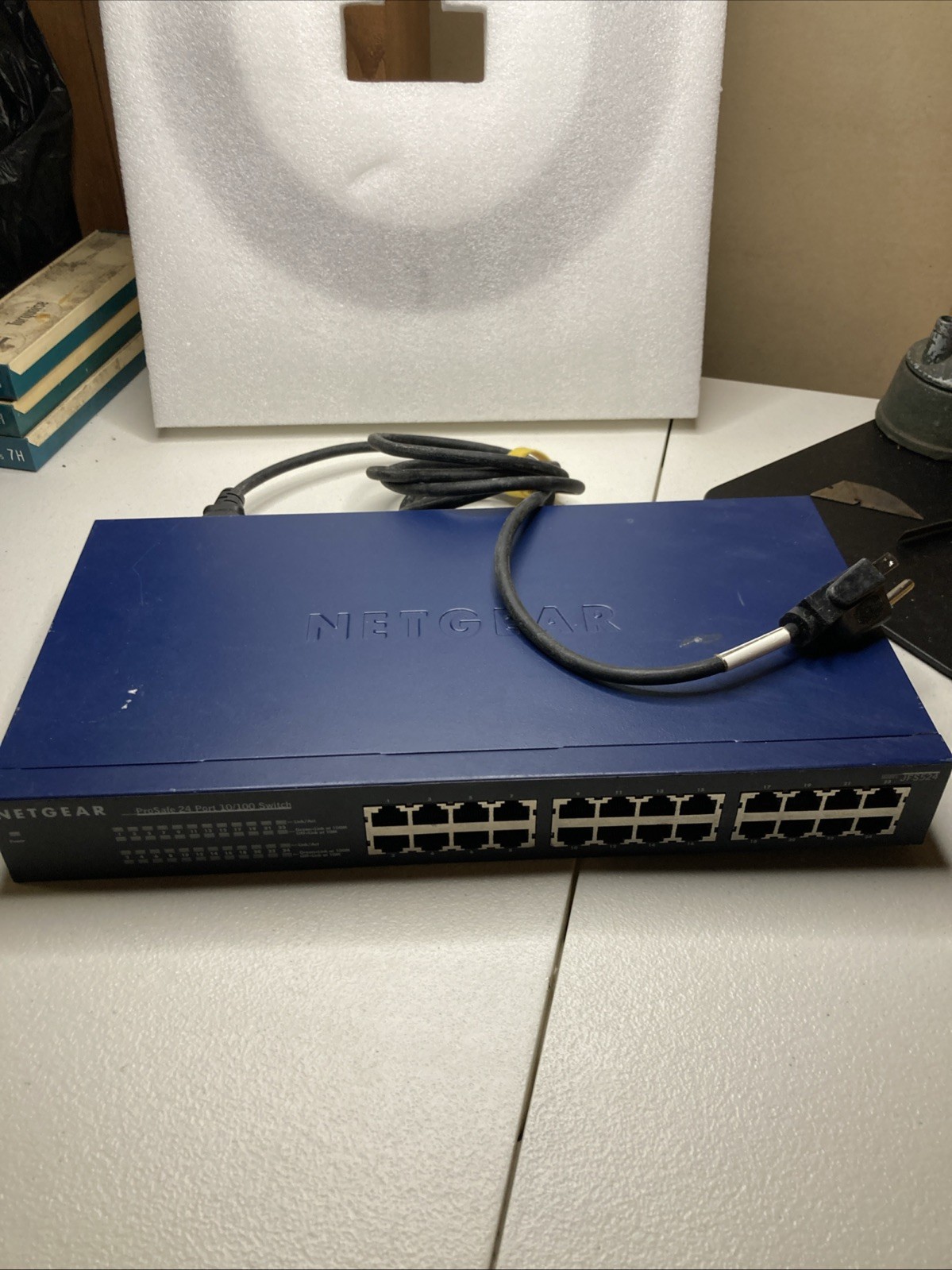 Netgear ProSafe JFS524 Network Fast Ethernet Switch 24-Port 10/100-C