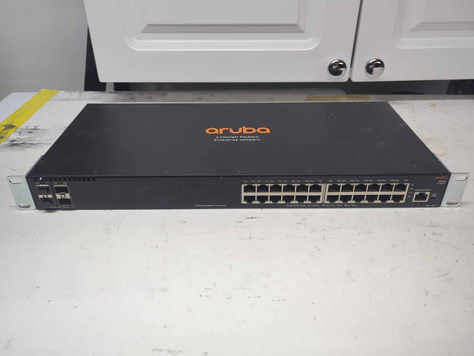 HP Aruba JL354A 2540 24G 24-Port Gigabit Switch