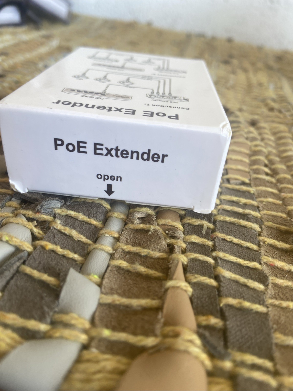 Plug&Play 5-Port PoE Gigabit Extender 1 in 4Out PoE Repeater with 1000Mbps