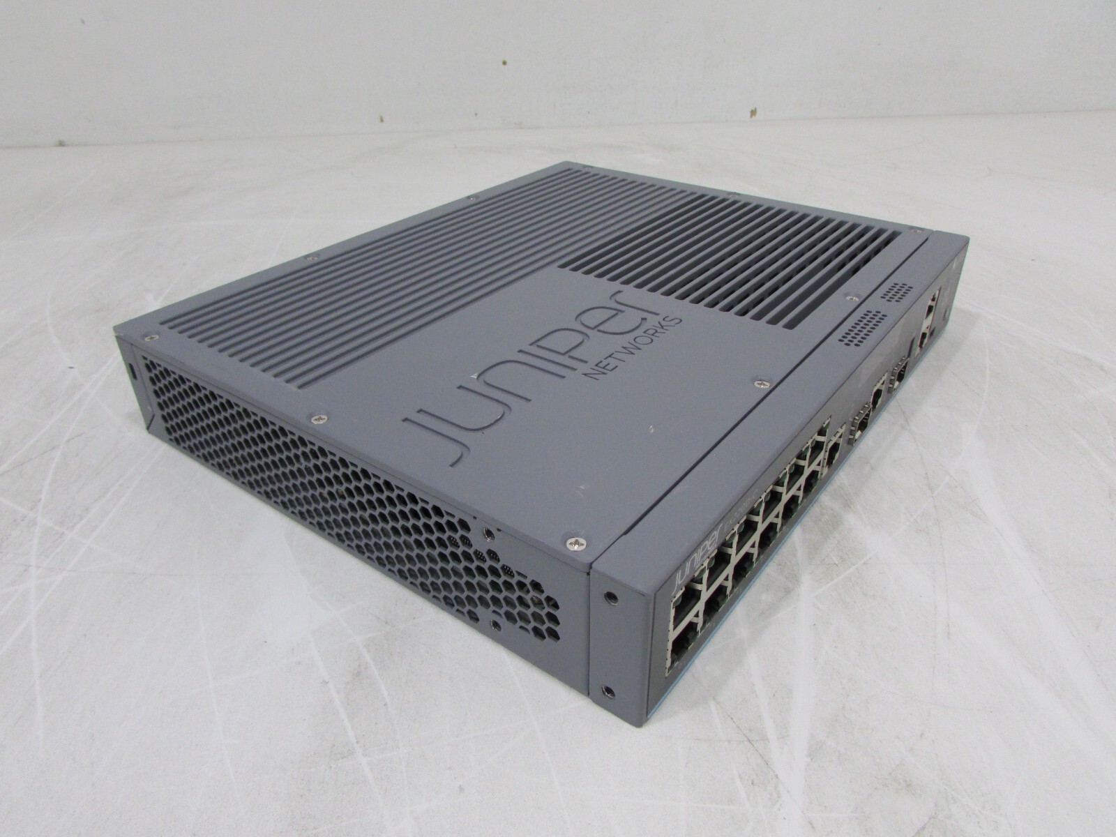 Juniper Networks Ethernet Switch EX2200-C (EX2200-C-12T-2G) Power Cord 1y Wrnty